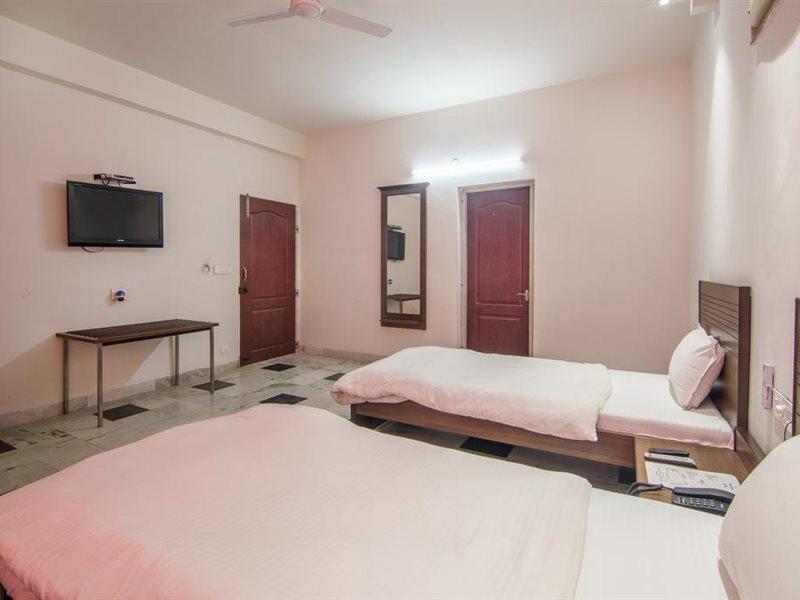 Hotel Bhakti Dhama Vrindāvan Exterior foto