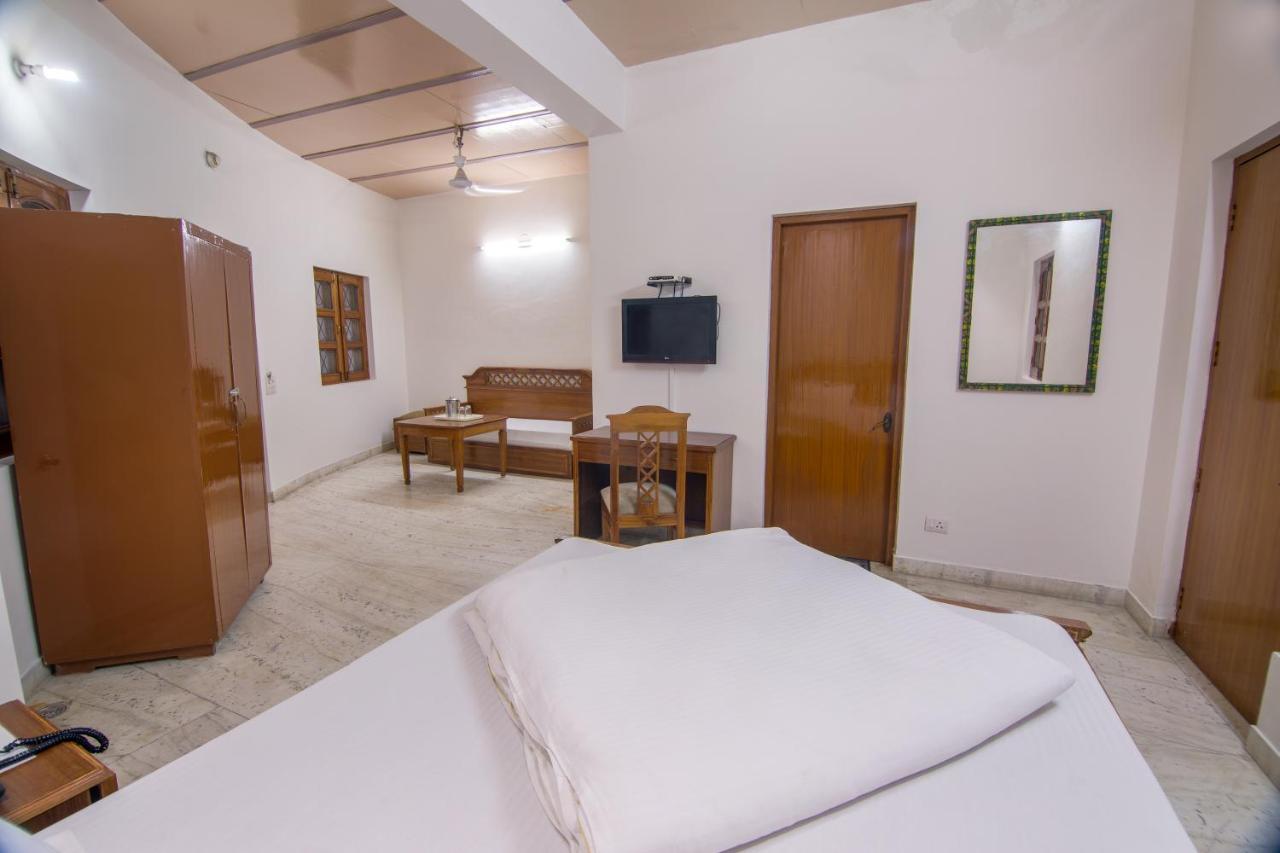 Hotel Bhakti Dhama Vrindāvan Exterior foto